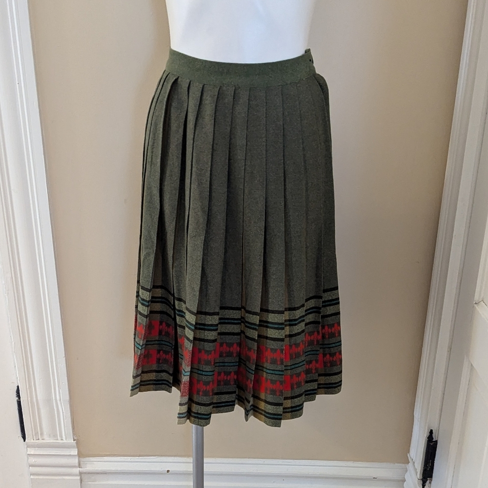 Vintage green wool pleated skirt with red detail size S